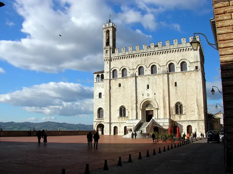 Il Palazzo dei Consoli a Gubbio, città medievale vicino a Perugia